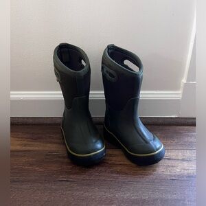 Boys BOG snow boots